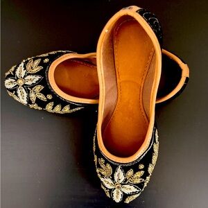 Ethnic Indian / Pakistani Women’s Footwear